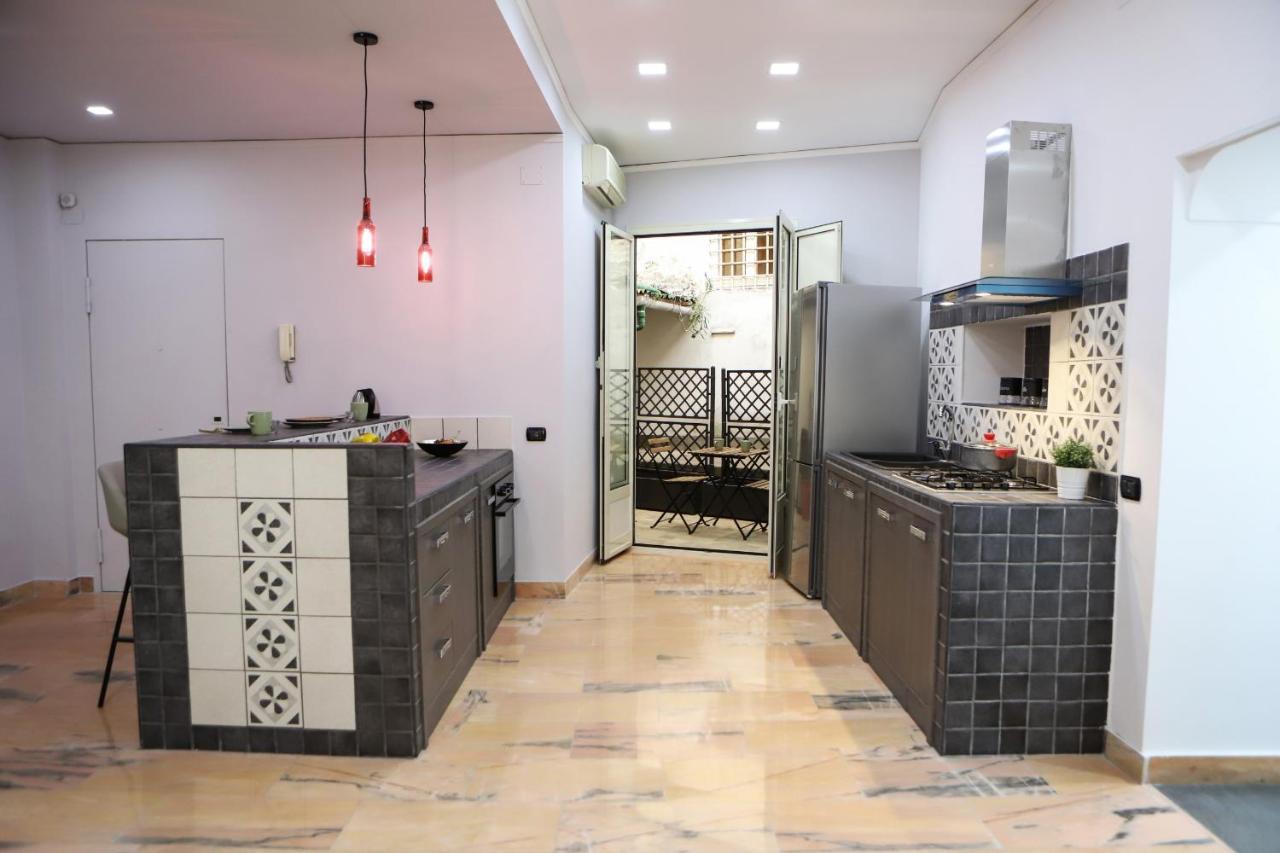 Modern Apartment At Piazza Del Gesu' By Wonderful Italy Naples Luaran gambar