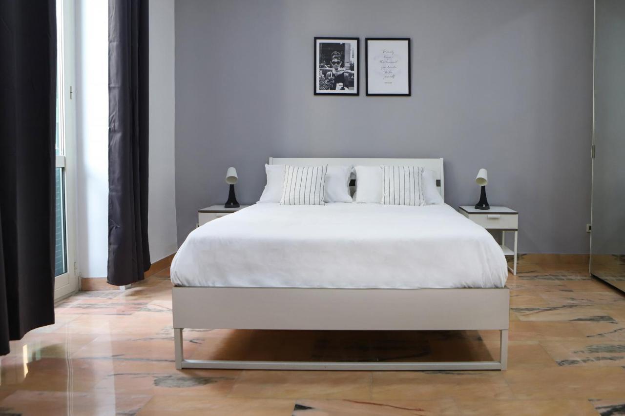 Modern Apartment At Piazza Del Gesu' By Wonderful Italy Naples Luaran gambar