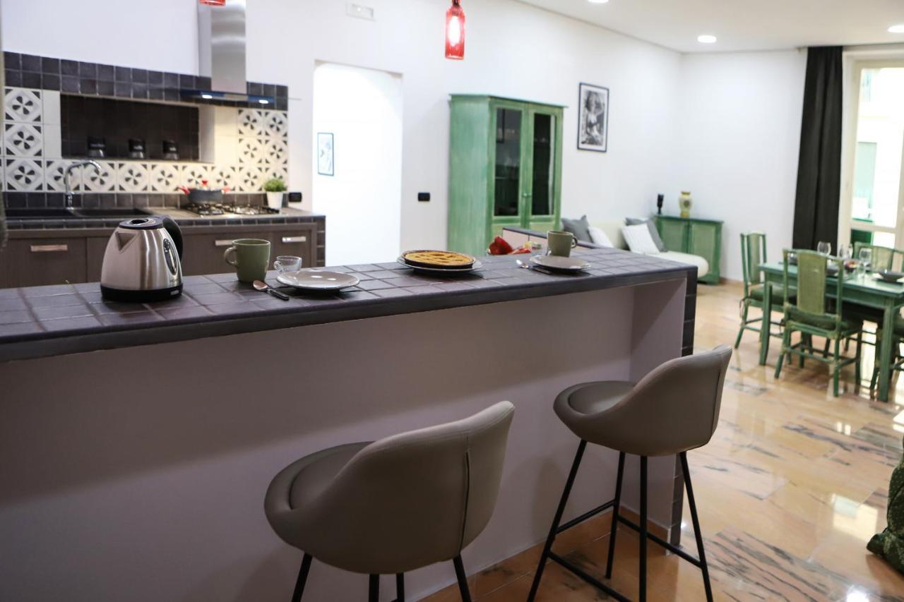 Modern Apartment At Piazza Del Gesu' By Wonderful Italy Naples Luaran gambar