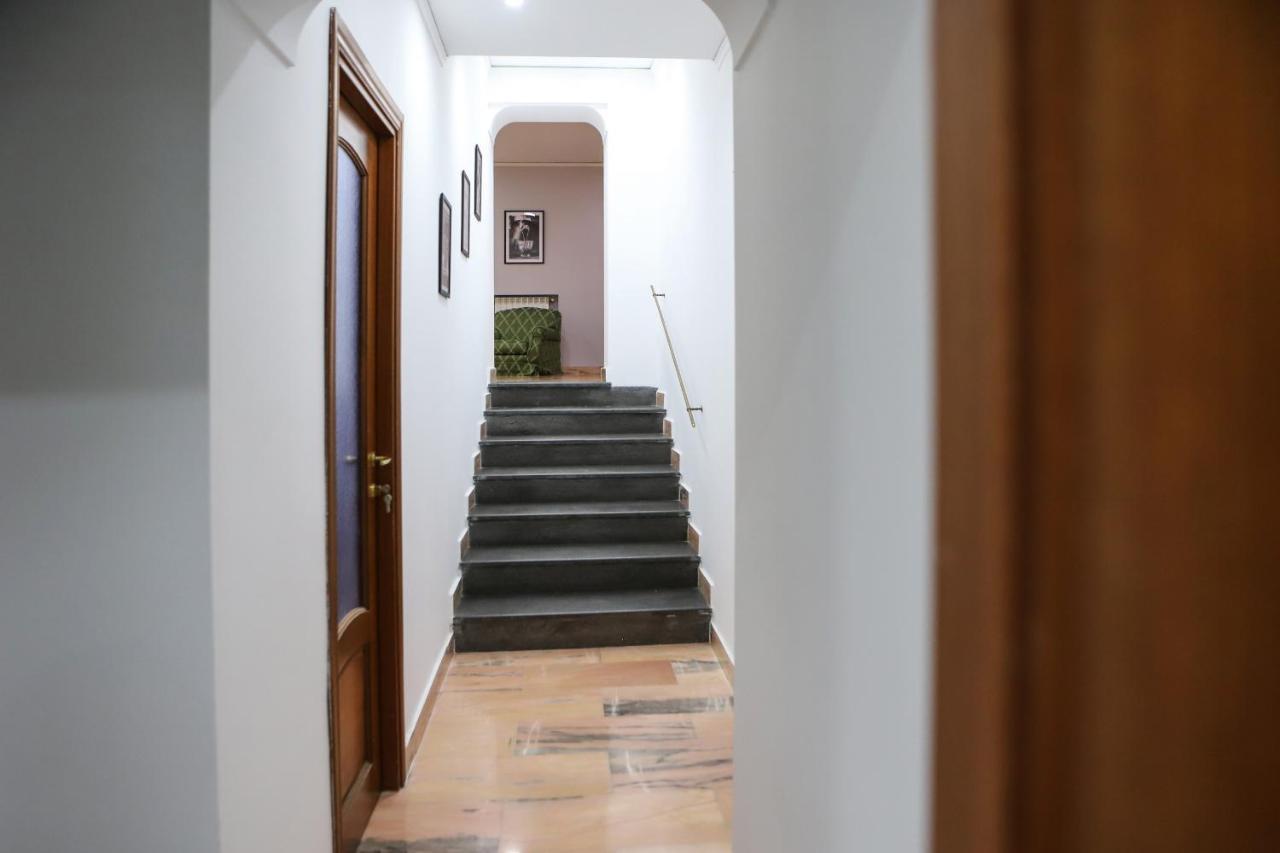 Modern Apartment At Piazza Del Gesu' By Wonderful Italy Naples Luaran gambar