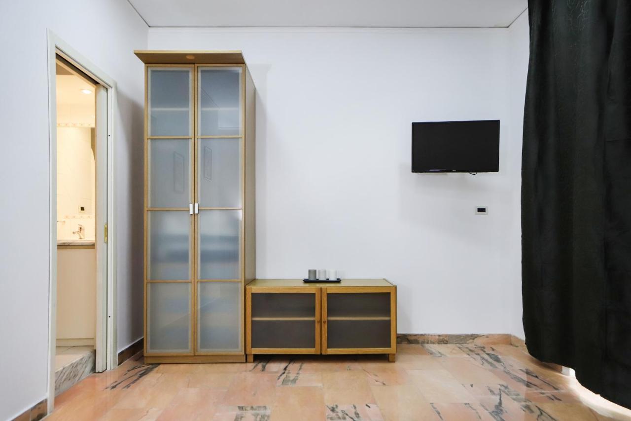 Modern Apartment At Piazza Del Gesu' By Wonderful Italy Naples Luaran gambar