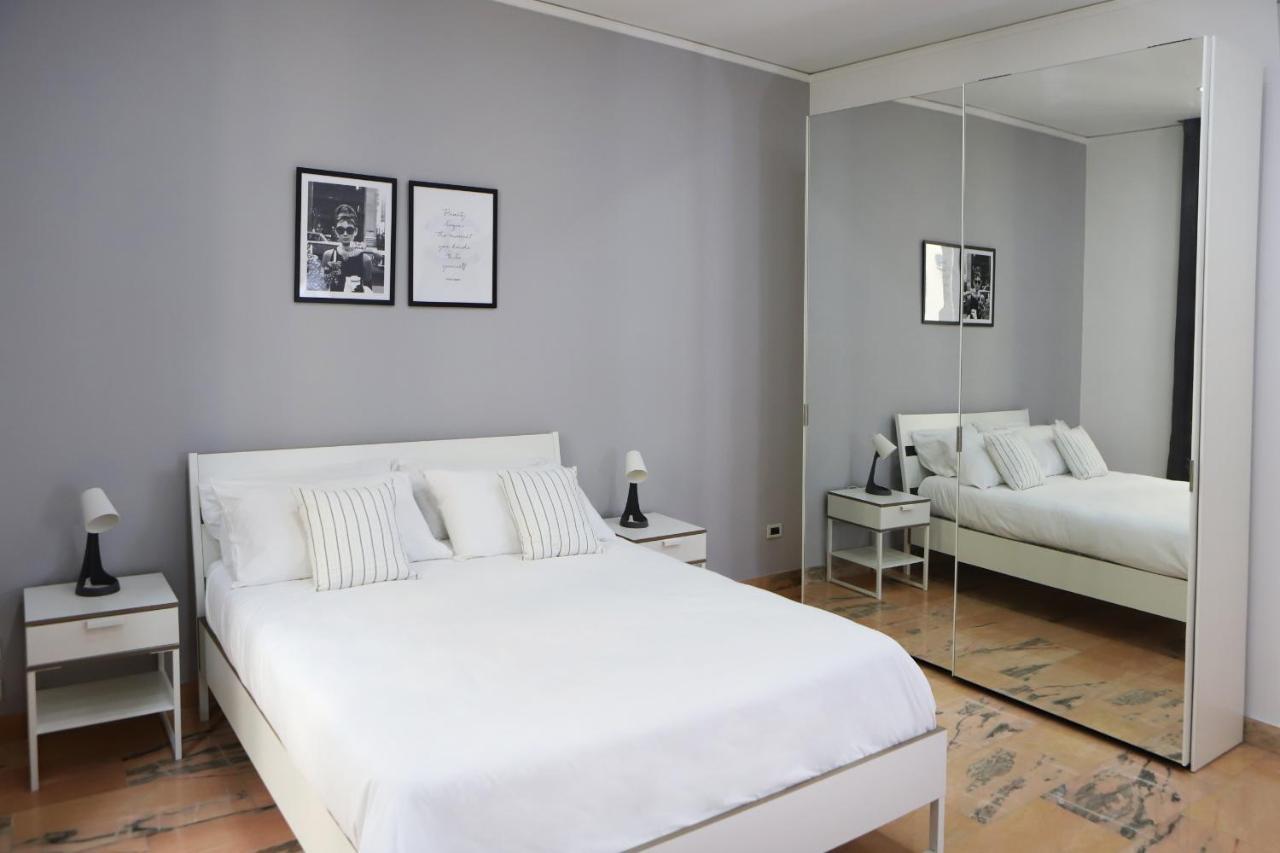 Modern Apartment At Piazza Del Gesu' By Wonderful Italy Naples Luaran gambar