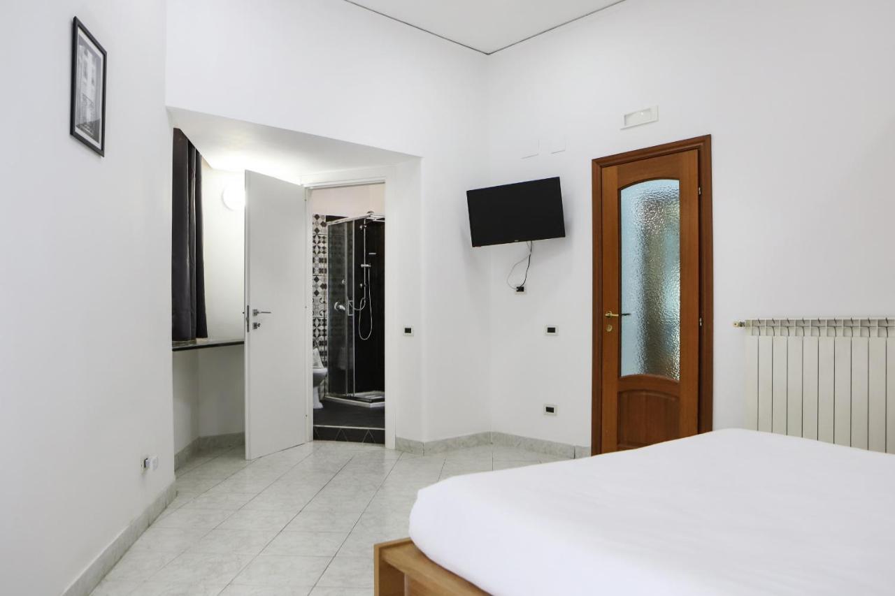 Modern Apartment At Piazza Del Gesu' By Wonderful Italy Naples Luaran gambar